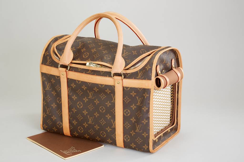 LOUIS VUITTON Hundetasche, Sac chien 40, Monogramm Canvas, innen abwaschbares, braunes Futter, seitl. luftdurchlässiges Gitter mit aufrollbarem ...