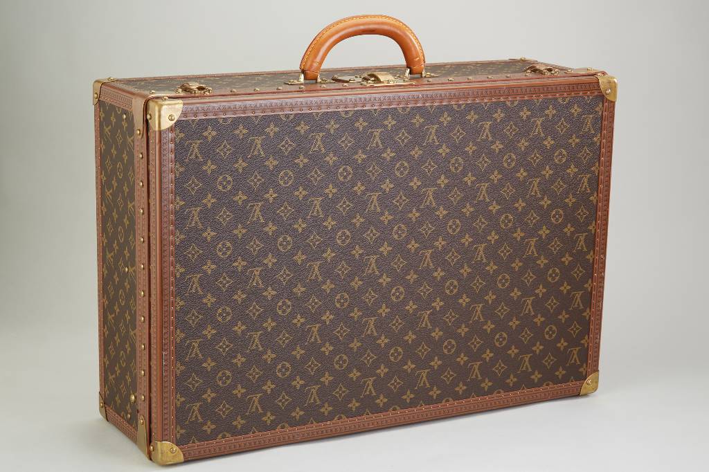 Louis-Vuitton Koffer, Modell Alzer, 1970er Jahre, Monogram Canvas, abgerundeter Ledergriff, Innenausstattung mit Spanngurten und herausnehmbarem ...