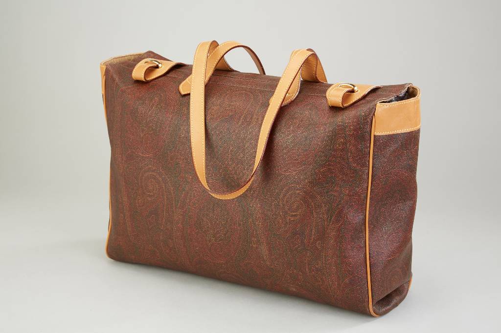 Etro-Reisetasche, Leder, braunes Synthetik-Material mit buntem Paisleymuster, große Inneneinrichtung mit seitl. Reißverschlußtasche, 2 ...