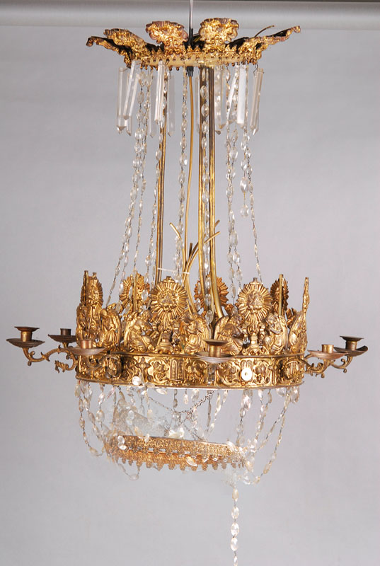 Deckenleuchter, deutsch, um 1910/20, Bronze patiniert, Arme mit musizierenden Engeln verziert, 6 Brennstellen, H. ca. 90 cm , D. ca. 80 cm,