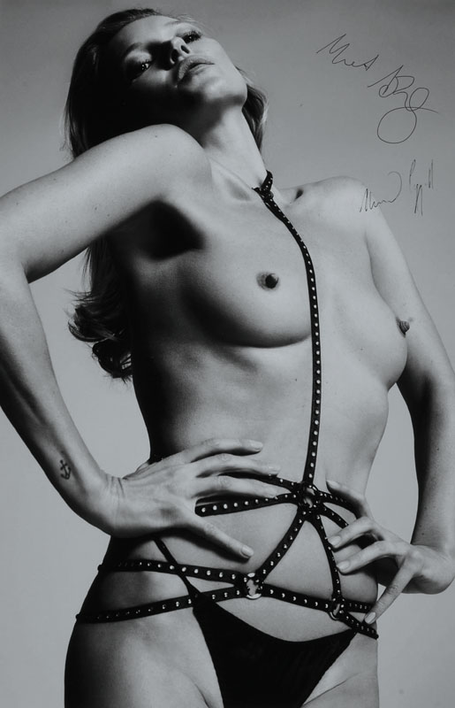 Mert Alas & Marcus Piggott, Kate Moss, s/w Fotografie auf Fujicolor Crystal Archive Paper, Playboy, handsigniert, ca. 30.5x20 cm