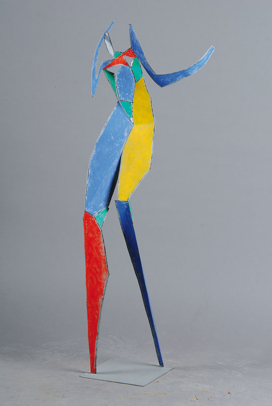 Jean Paul Moscovino, geb. 1947 Paris, hatte zahlreiche Ausstellungen, abstrakte Figur, Stahlblech, farblich gefasst, auf der Unterseite der ...