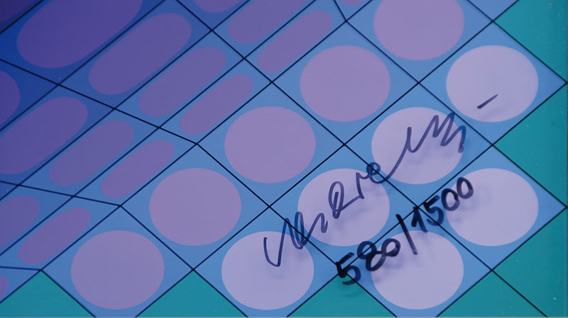 Detail a: Viktor Vasarely, 1906-1997, Acryl Schachspiel, aus 1979, auf den Plexiglasscheiben ist das Schachbrett als Farbserigrafie ausgeführt, handsigniert ...