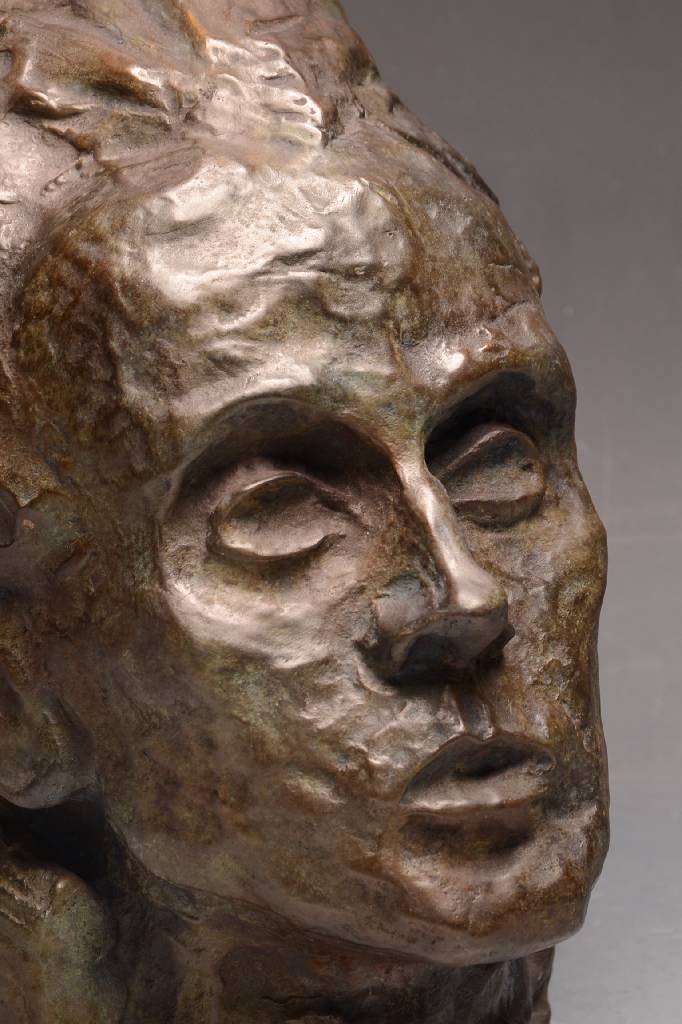 Detail e: Egon Schiele, 1890-1918, Bronzeskulptur, Selbstbildnis, gestempelt Egon Schiele, nummeriert 229/300 und datiert 1980, WVZ Kallir 4 f, nach einer ...