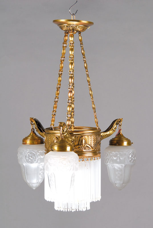 Deckenlampe, Frankreich, Jugendstil, um 1910, Messingkorpus umseitig mit stilisierten floralem Beschlagwerk versehen, getragen von 3 ...
