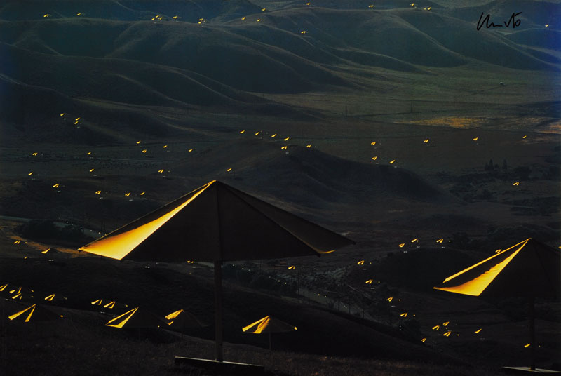 Christo, geb. 1935, "The Umbrellas" (California, USA Site), Fotolithographie, handsigniert, gedruckt bei Poligrafa Barcelona 1991, Auflage ...