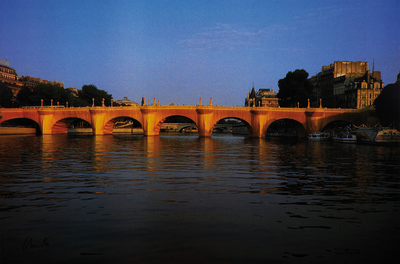 Christo, geb. 1935, "The Pont Neuf Wrapped, 1976", Fotolithographie, handsigniert, gedruckt bei Poligrafa Barcelona 1991, Auflage 300, ...