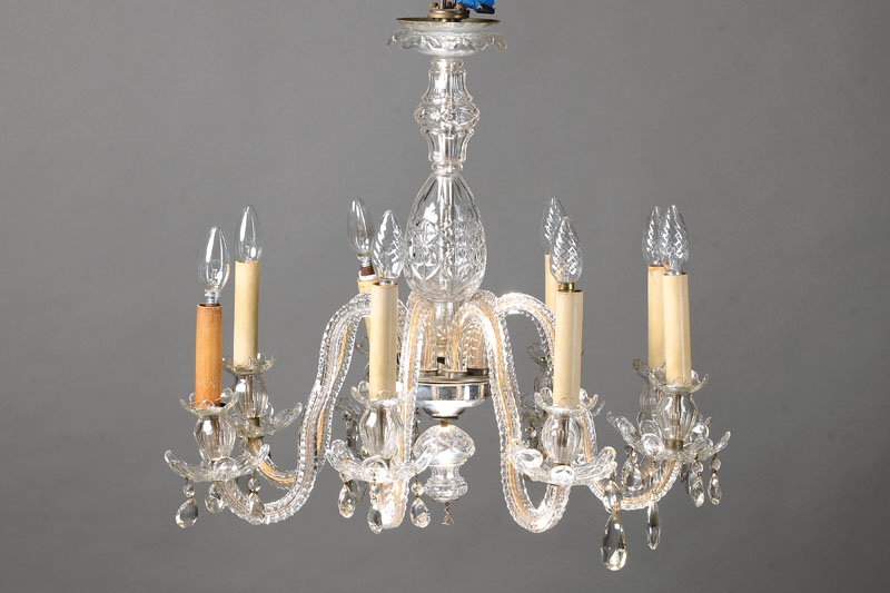 Deckenleuchter, deutsch, um 1910/20, 8 Brennstellen, Glas geschnitten u. geschliffen, feine Qualität, alte Elektrifizierung sollte erneuert werden, ...