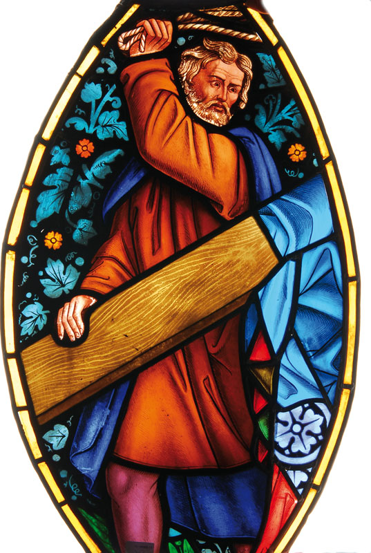 Detail a: Paar Bleiglasfenster, deutsch, um 1890, zwei Heiligenfiguren, bemalt, Bleifassungen, mit Aufhängungen, 72 x 44.5 cm