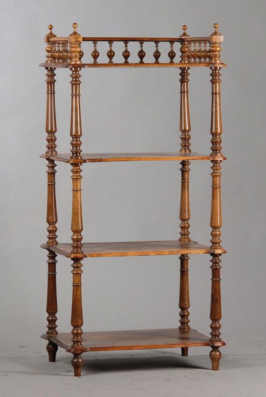 Etagere, Gründerzeit um 1890, Nussbaum, 4 Etagen, 1. Etage mit offenem Balustergitter und -finalen, Säulen balustiert, Neuverleimung empfohlen, ca. ...