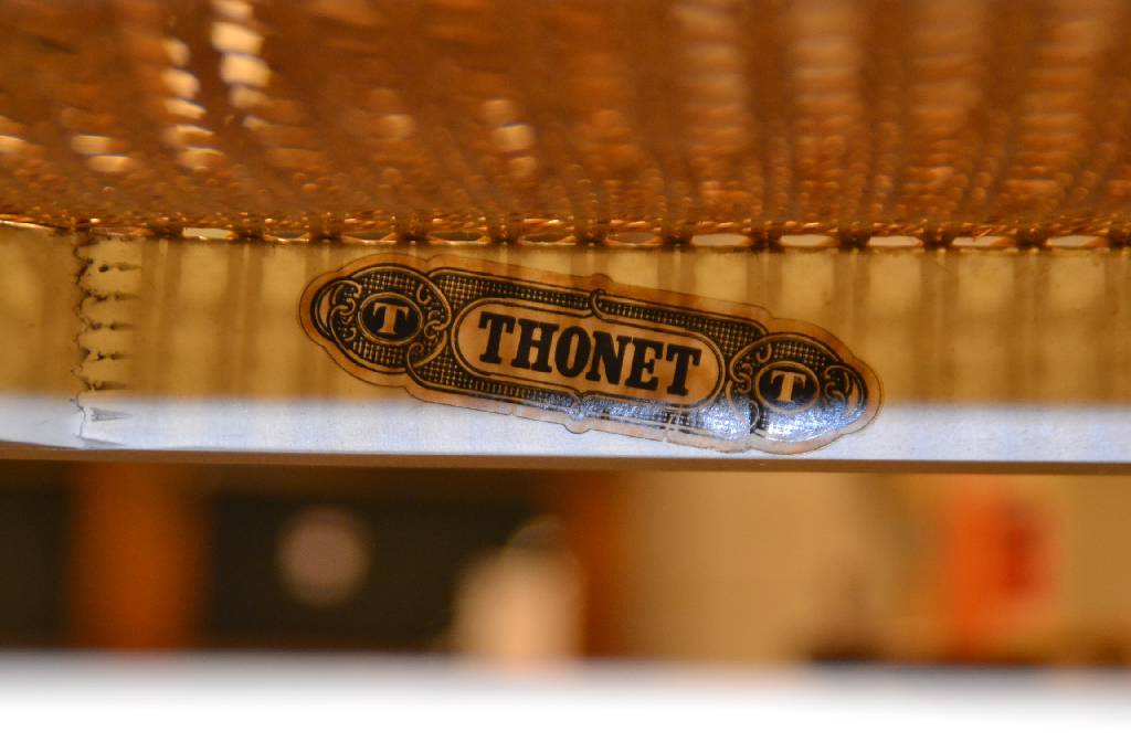 Detail c: 6 Stühle, Thonet, 60er Jahre, "Nr. 8" mit Herstellerembleme, sog. Wiener Kaffeehausstühle, Bugholz weiss gefasst, H. ca. 86 cm, Sh. ca. ...