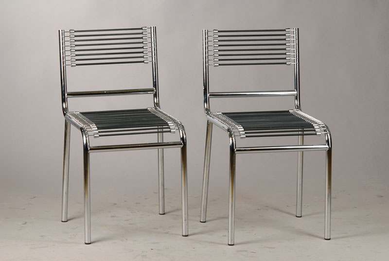 8 Sandows Chairs, Entwurf René Herbst, um 1930, Ausführung wohl später, vernickeltes Stahlrohr, Sitz und Lehne mit Gummizügen bespannt, Der ...