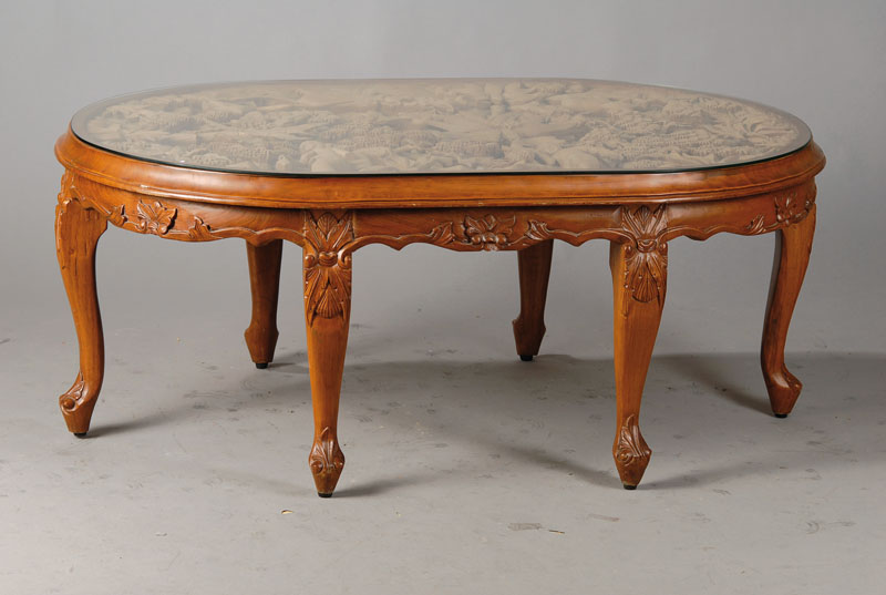 Sofa-Tisch, Asien, 2.H. 20.Jh., für den europäischen Markt hergestellt, Teakholzgestell mit eingesetzter Weichholzplatte, diese aus dem Vollholz ...