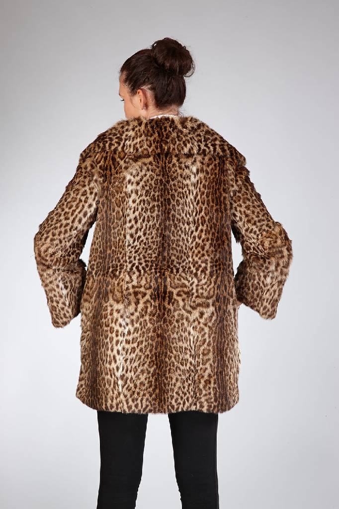 Detail a: Wildkatzen-Jacke, Gr. ca. 42/44, 2 seitl. Einschubtaschen, schwarzes Innenfutter, Rückenl. ca. 78 cm, EU CITES-Bescheinigung liegt vor, die diese ...