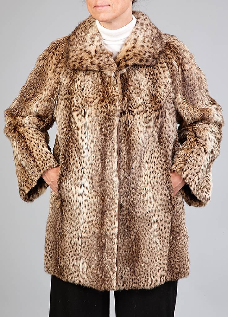 Geoffroy-Katzen-Longjacke, Gr. ca. 40, großer Reverskragen, 2 seitl. Einschubtaschen , 1 Innentasche, braunes Innenfutter, Rückenl.ca. 80 cm, EU ...
