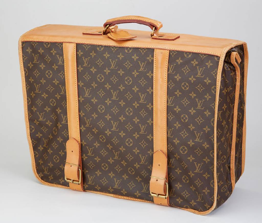 LOUIS VUITTON-Kleidersack, Monogramm Canvas, Innen Vorrichtung zur Aufhängung von Kleidern, sep. Schuhfach, Tragegriff, zusammenklappbar zum ...