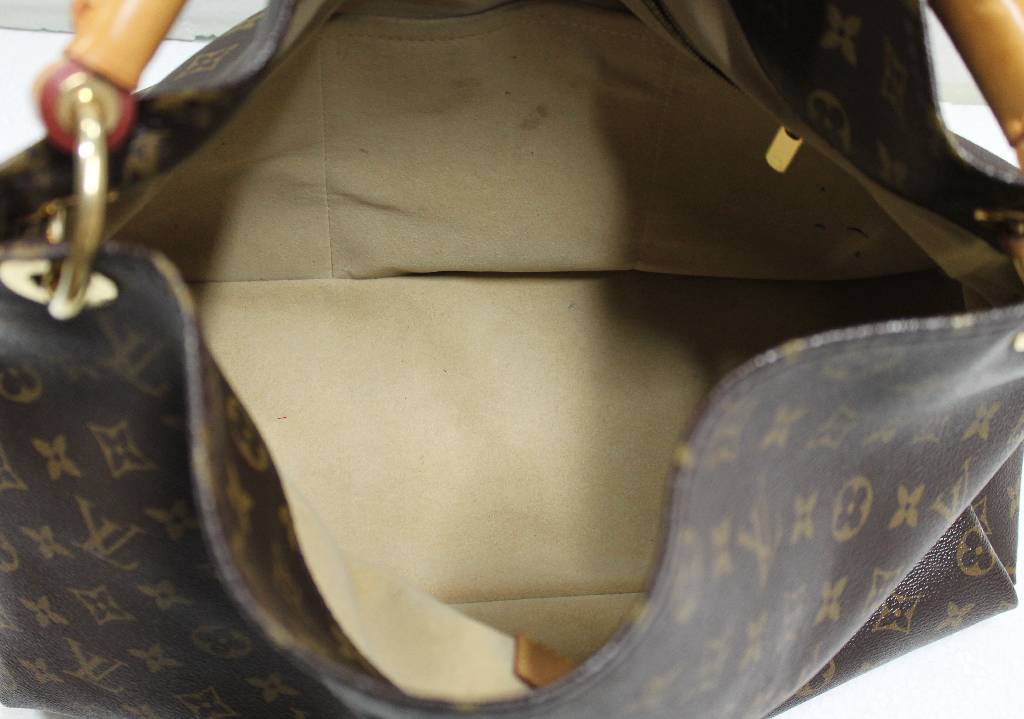 Detail c: LOUIS-VUITTON Handtasche, Modell Artsy MM, Monogram Canvas, Innen beigefarb. Wildleder mit sechs aufgesetzten Fächern und einem langen Innenfach ...
