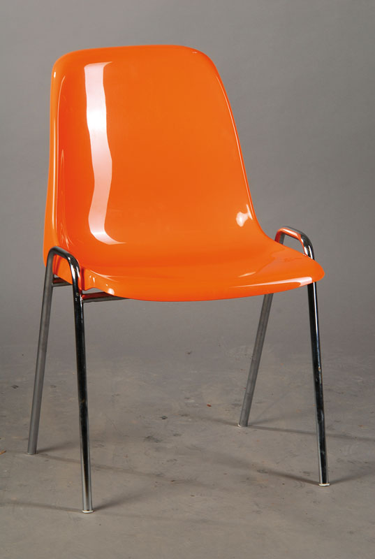 4 Designerstühle, Entwurf Helmut Starke, 70er Jahre, Chromgestell mit Sitzschale aus bruchsicherem Polypropylen, sehr leicht und dennoch ...