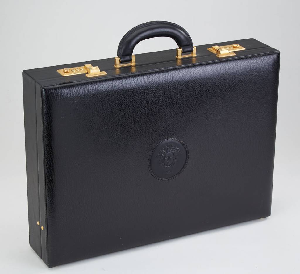 VERSACE Aktenkoffer, schwarzes Glattleder, mittig Versace Emblem, Monturen Metall verg., Zahlenschloss, innen schwarzer Stoff mit Versace Stickerei ...