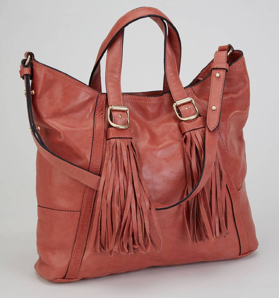 CHLOE-Handtasche, korallenfarb. Leder, Tragehenkel mit Quastenabhängungen, großes Innenfach mit 2 seitl. Einschubtaschen, 1x mit Reißverschluß ...