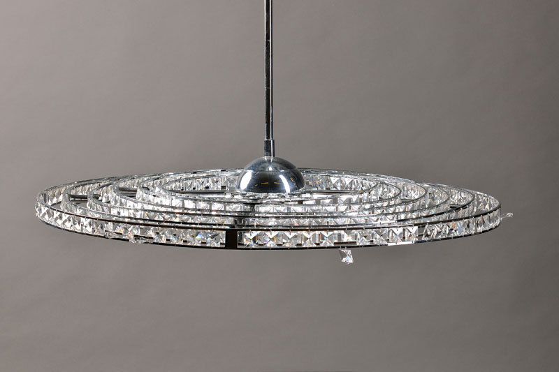 Designer-Deckenlampe, Italien, Firma Micron, Stahlrohrgestell, 6 ineinander bewegliche Ringe mit Kristallen verziert, bietet Platz für 15 ...