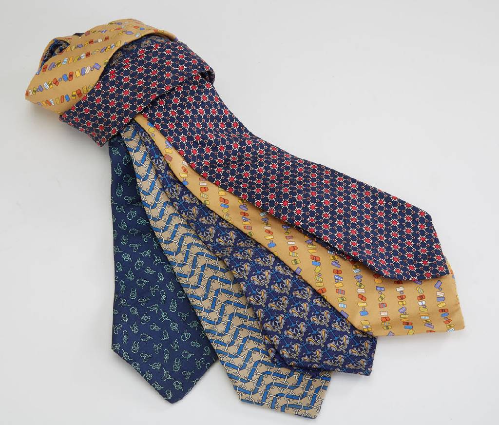 Konvolut 5 HERMES-Krawatten, Seide, versch. Designs, Farben und Längen