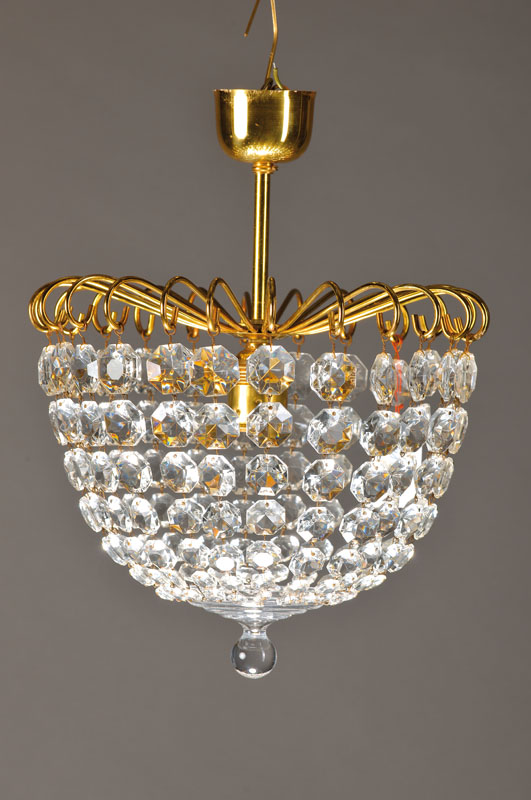 Deckenlampe, deutsch um 1965, feiner Kristallbehang in fünf Stufen, Messingmontur, eine Brennstelle, H.ca. 38cm, D.ca. 30cm