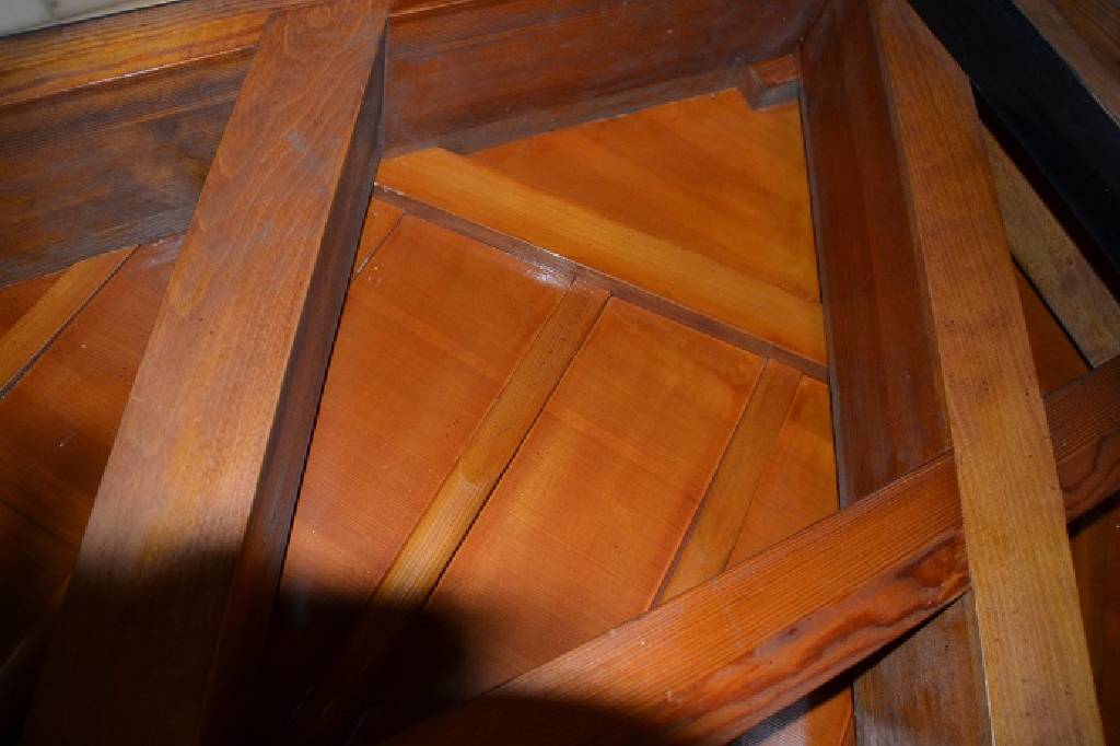 Detail e: Flügel, C.Bechstein, um 1900-1920, Holz schwarz gelackt, konische Beine auf Rollen, Nr. 234850, wenige Tasten defekt, partielle Überholung empf., ...