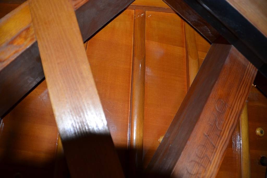 Detail h: Flügel, C.Bechstein, um 1900-1920, Holz schwarz gelackt, konische Beine auf Rollen, Nr. 234850, wenige Tasten defekt, partielle Überholung empf., ...