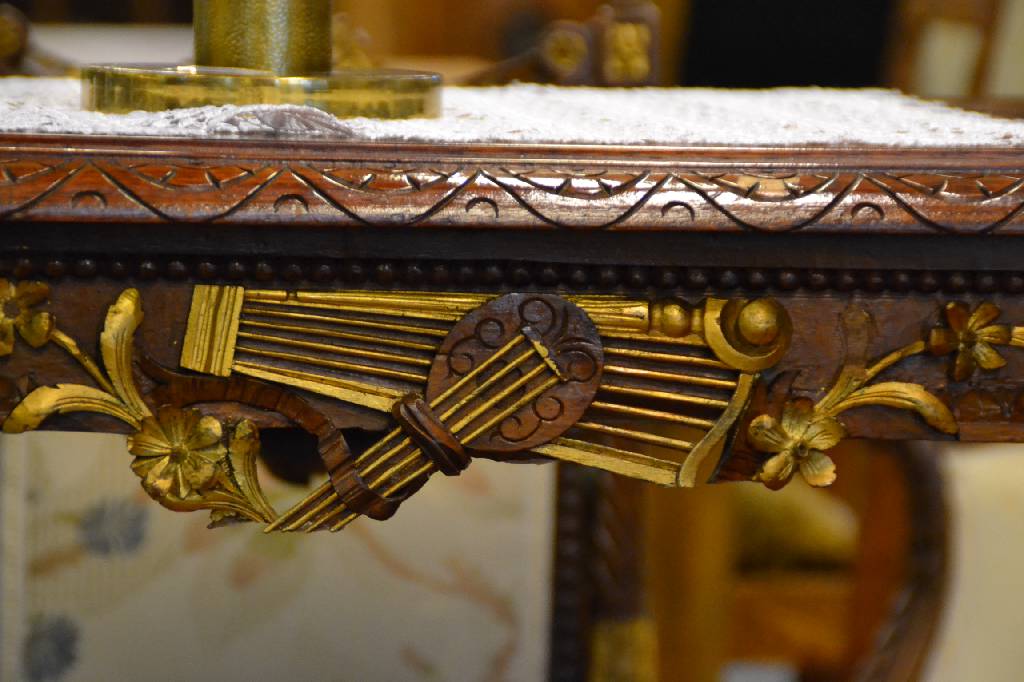 Detail f: DOPPELT 05-4025, ist zurückgeliefert, tho Edle Salongruppe, Frankreich um 1880, bestehend aus einem Canapé, 2 Bergèren, 2 Stühlen und einem ...