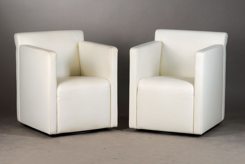 Paar Clubsessel, Firma Cor, Modell "Quant", Desiger: Alfred Kleene & Garbiele Assmann, umlaufend gepolstert, kubische Formgebung, mit ...