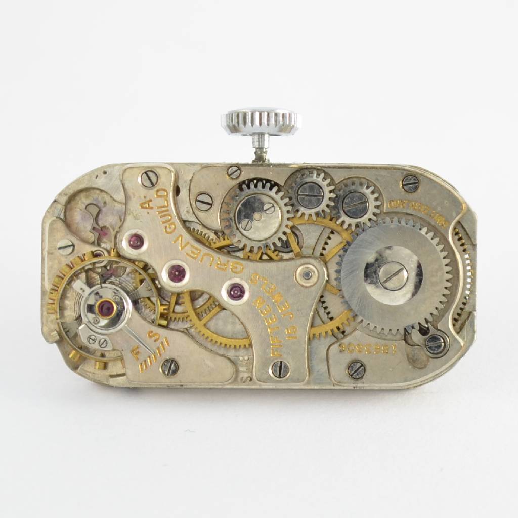 Detail c: ALPINA/GRUEN seltene Herrenarmbanduhr sog. Doctors-Watch, Schweiz um 1935, rechteckiges 935/000 Silbergeh., M. m. Bandanstößen ca. 44 x 20 mm, ...