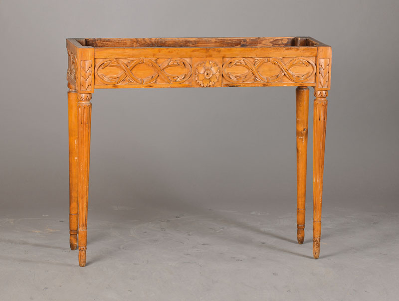 Gestell einer Konsole, um 1770/80, in älterer Zeit zur Jardinière umgebaut, Kirschbaum u. Buche, Schnitzerei in Zopf- u. Sternblumenmuster, ...