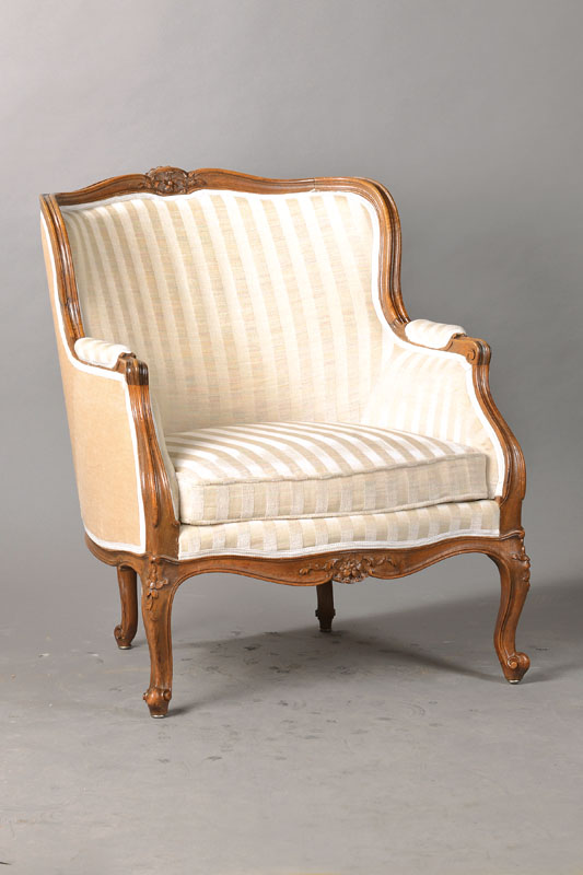 Sessel, wohl 19 Jh., Nussbaum geschnitzt, ca. 85x71x86 cm, Sh. ca. 42 cm, St. ca. 55 cm