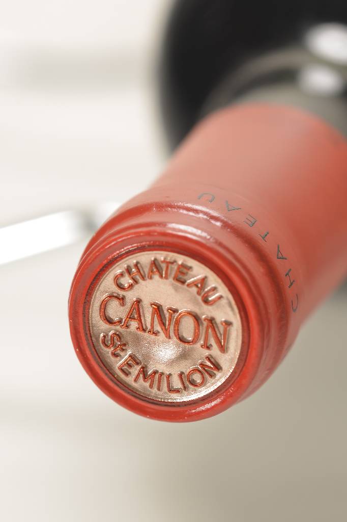 Detail a: 12 Flaschen 1990 Chateau Canon, Premier Grand Cru Classe, Saint-Emilion , je ca. 75 cl, top shoulder u. besser, sehr guter Erhaltungszustand, ...