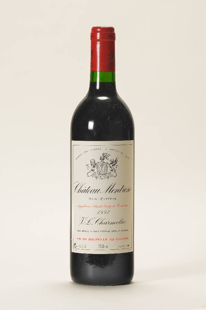 12 Flaschen 1991 Chateau Montrose, Saint- Estephe, J.-L. Charmolüe, je ca. 75 cl, into neck, in Originalholzkiste, sehr guter Erhaltungszustand, ...