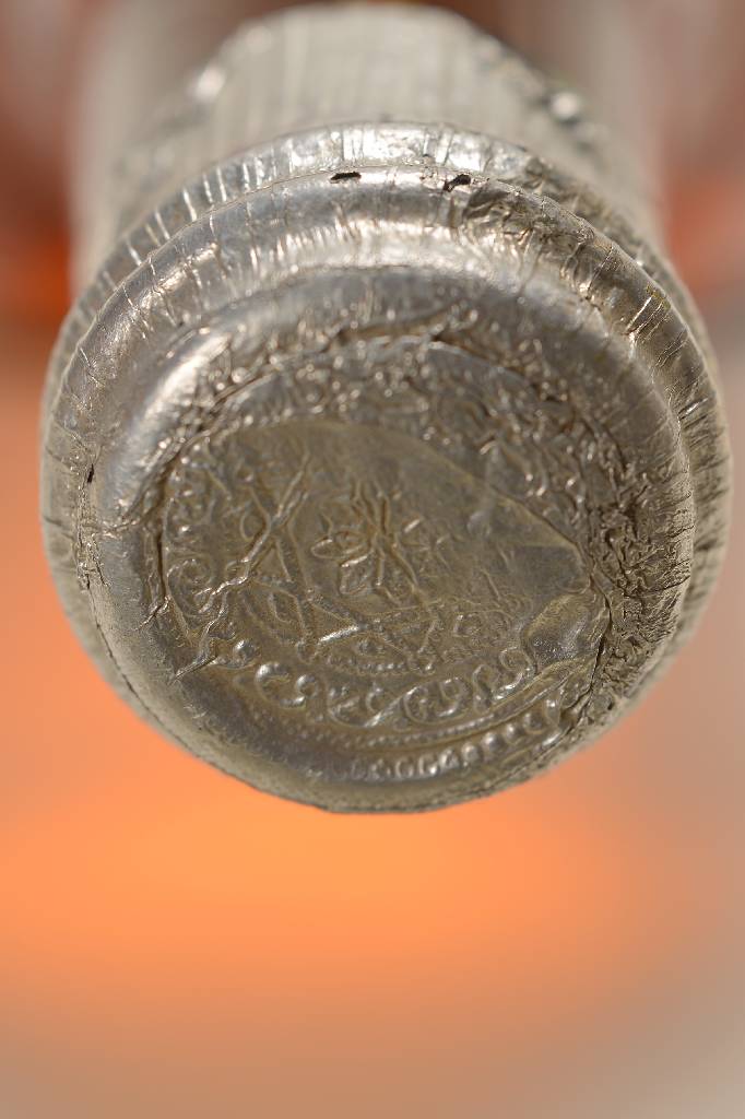 Detail a: Eau de Vie Pernod, 1944, 1l, Etikett bedruckt: Wehrmachts-Marketenderware Verkauf im Freien Handel verboten, handschriftlich: von unserem guten... ...
