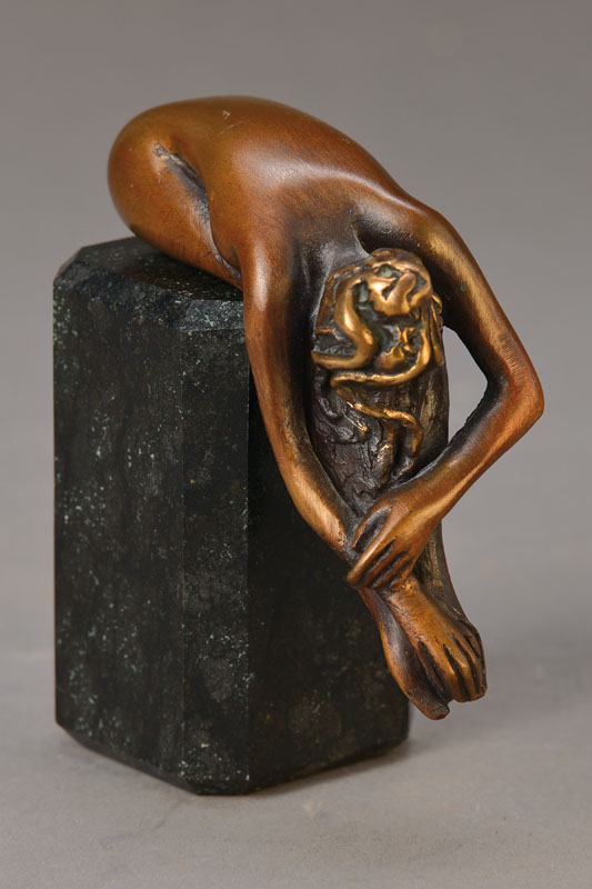 Bruno Bruni, geb. 1935 Gradara, Bronzeskulptur auf Sockel, 2-teilig, signiert und nummeriert 7045/14999, H. gesamt ca. 11,5 cm