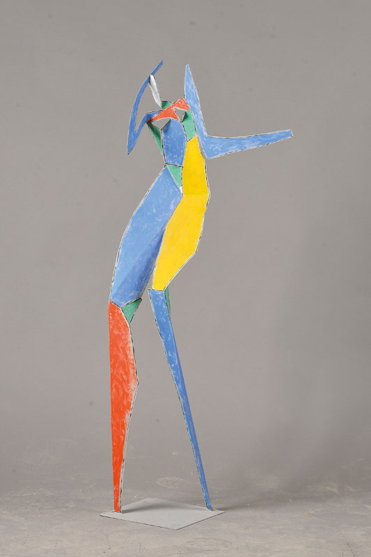 Jean Paul Moscovino, geb. 1947 Paris, hatte zahlreiche Ausstellungen, hier: Abstrakte Figur, Stahlblech, farbig gefasst, auf der Unterseite der ...