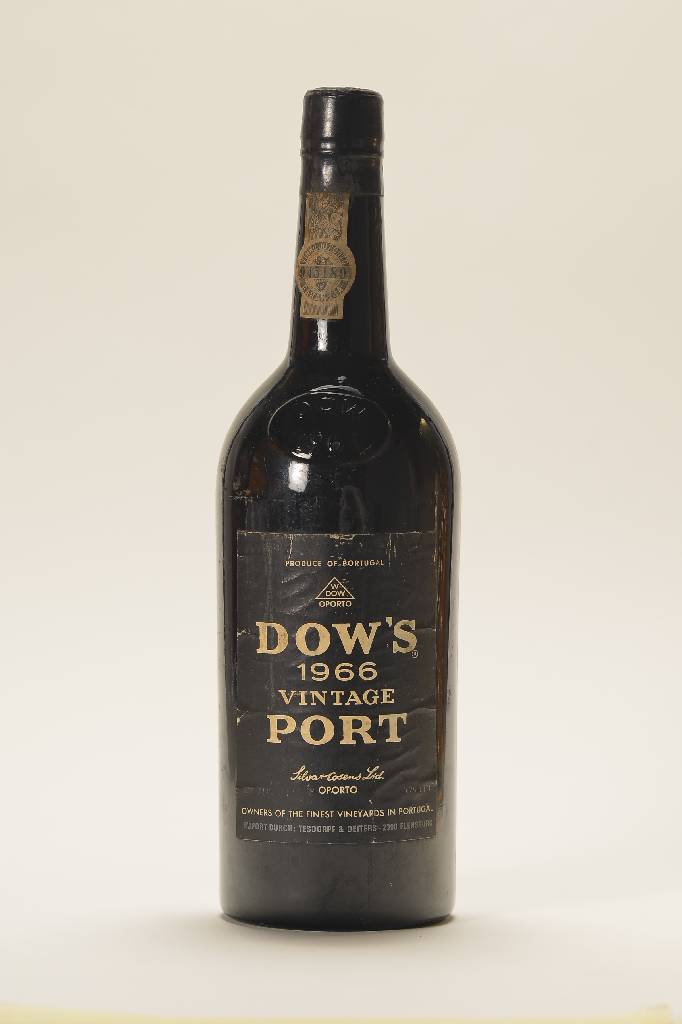 1 Flasche Vintage Port, 1966, Portugal, 0.75l, verkorkt und unverkostet