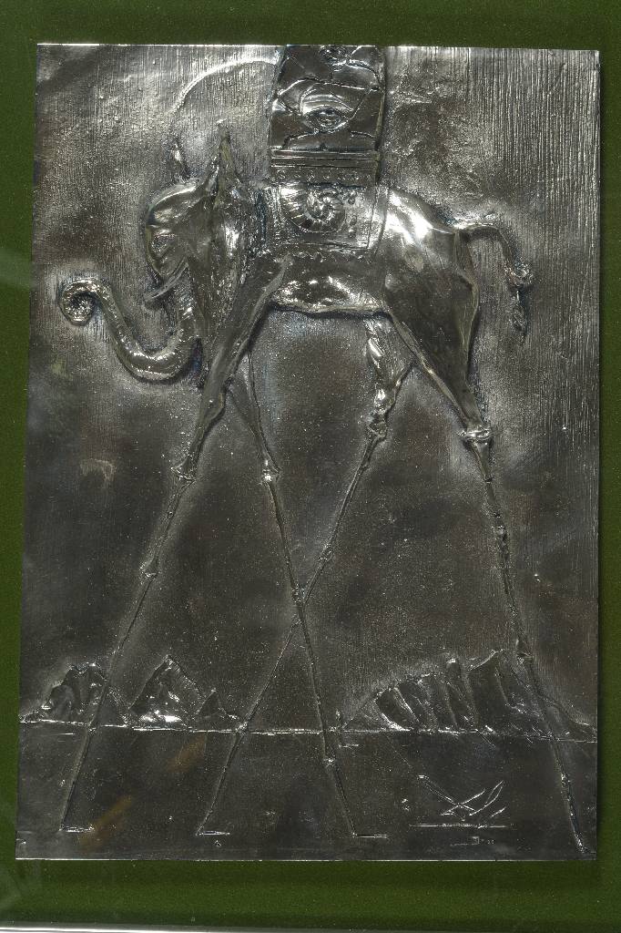 Elefante trampoliere, Silberrelief nach Salvador Dali, hergestellt von Rizzoli Arte Italien, limitierte Auflage 43/120, ca. 31x21cm, unter Glas, ...