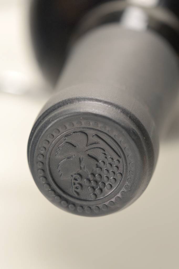 Detail a: 12 Flaschen 2004 Cru Montplaisir, Grand Vin de Bordeaux, je ca. into neck, je ca. 75 cl, unverkostet, sehr guter Zustand, in 1989 Chateau Haut Bages ...