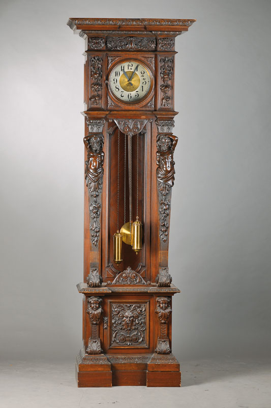Standuhr, Leonhard Furtwängler u. Söhne, Furtwangen um 1910, reich verziertes Holzgehäuse im Stil der Neorenaissance, sog. Freischwinger, im ...