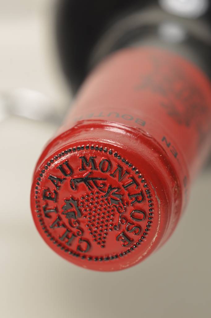 Detail a: 12 Flaschen 1993 Chateau Montrose, J. L. Charmelüe, Saint-Estephe, high fill, je ca. 75cl, unverkostet, sehr guter Zustand, in Originalholzkiste