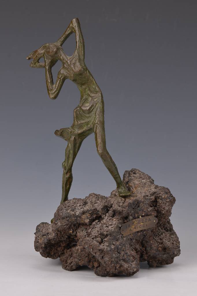 A. Ricci, zeitgenössischer Künstler, Bronzefigur, La Brezza, auf Stein, H. ca. 30 cm