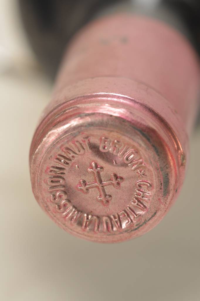 Detail a: 1 Flasche 1981 Château La Mission Haut Brion, Graves, Cru classé, ca. 75 cl, top shoulder, unverkostet