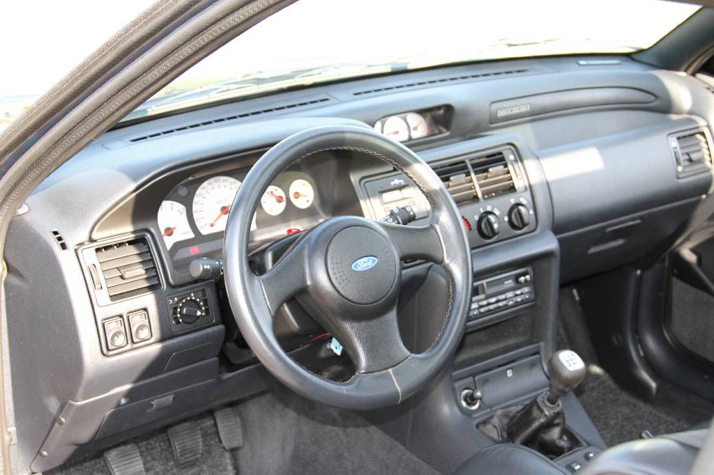 Detail d: Ford Escort RS Cosworth, EZ 26.08.1993, 1. Hand, Laufleistung ca. 8.635 km, 162 KW/ 220 PS, Schaltgetriebe, mallardgrün metallic, Vollleder ...