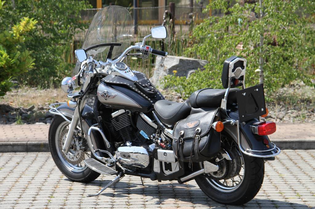Detail a: Kawasaki VN800, EZ 04.2000, 2.Hand, Laufleistung 18.789 km, 25 KW/ 34 PS, TÜV bis 09.2016, Schaltgetriebe, schwarz/anthrazit metallic, Leder ...