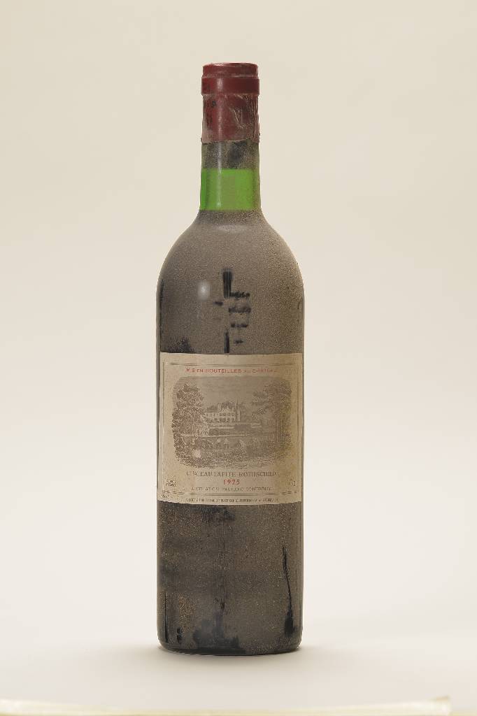 2 Flaschen 1975 Chateau Lafite-Rothschild, Pauillac, Premier Grand Cru Classe, je ca. 73 cl, into neck, unverkostet, 92 Parker Punkte