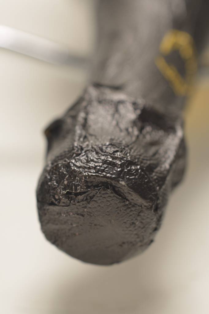 Detail a: 3 Flaschen 1990 Moet et Chandon Dom Perignon , Vintage-Champagner, je ca. 75 cl, Abstand zwischen Flaschenboden und Wein: ca. 2 cm, unverkostet, in ...